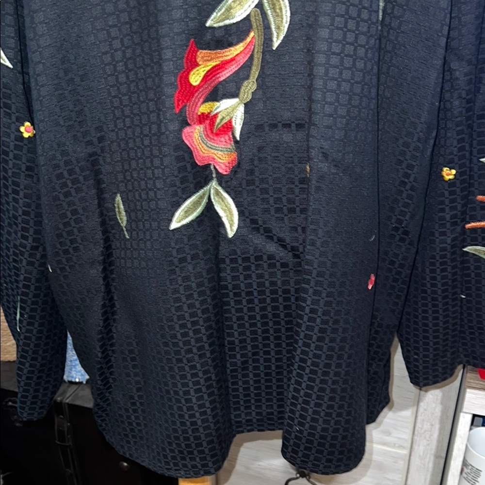 Maggie Barnes Black Cardigan/ jacket with Floral Embroidery 3X - Picture 8 of 10